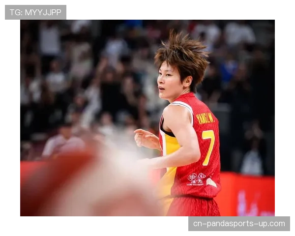 杨力维训练完直接拎爱马仕去吃宵夜？