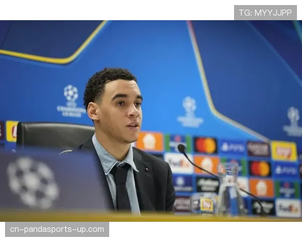 穆西亚拉与萨内进攻核心角色对比：控场与边锋的效率差异分析