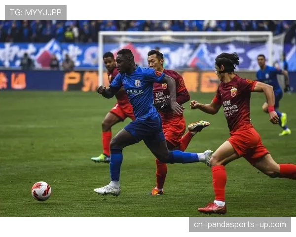 上海申花防守体系稳定，难以扩大领先优势的局面及对赛季争冠格局的影响