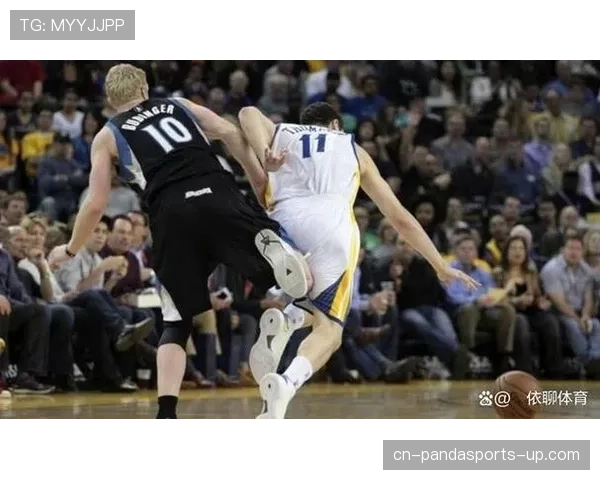 如何准确判定阻挡犯规与带球撞人？篮球实战规则解析